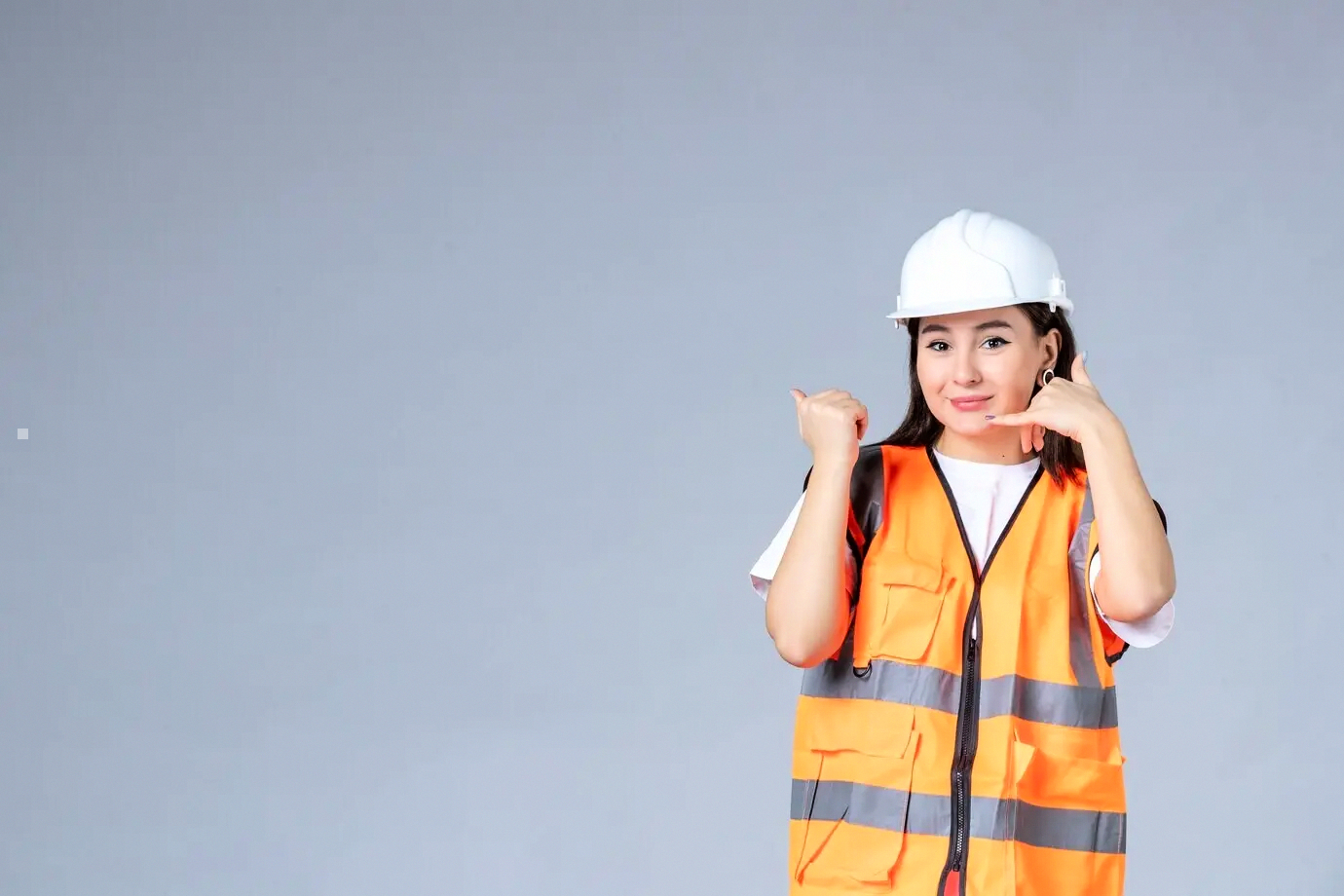 Panel visualizando indicadores clave para la gestión financiera conservadora en holdings familiares